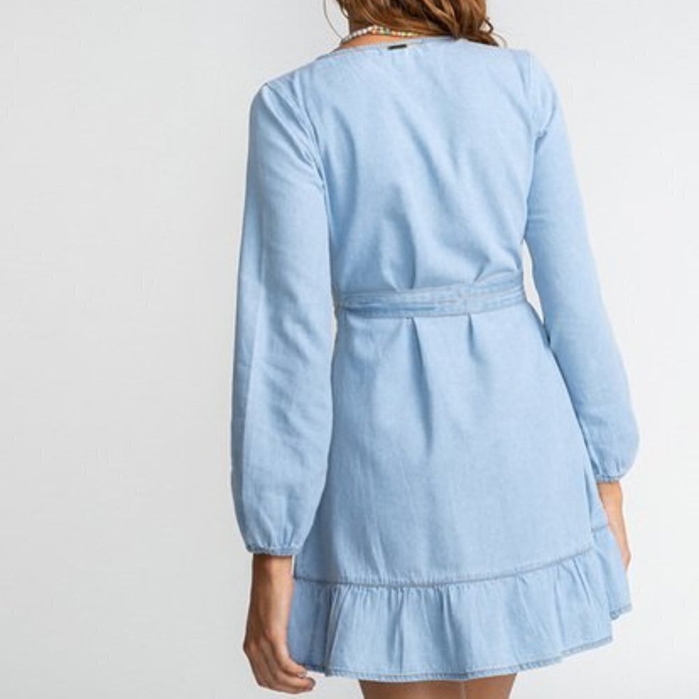 NWT BILLABONG Light Wash Denim Good Feeling Long Sleeve Wrap Dress Sz L - Picture 12 of 14